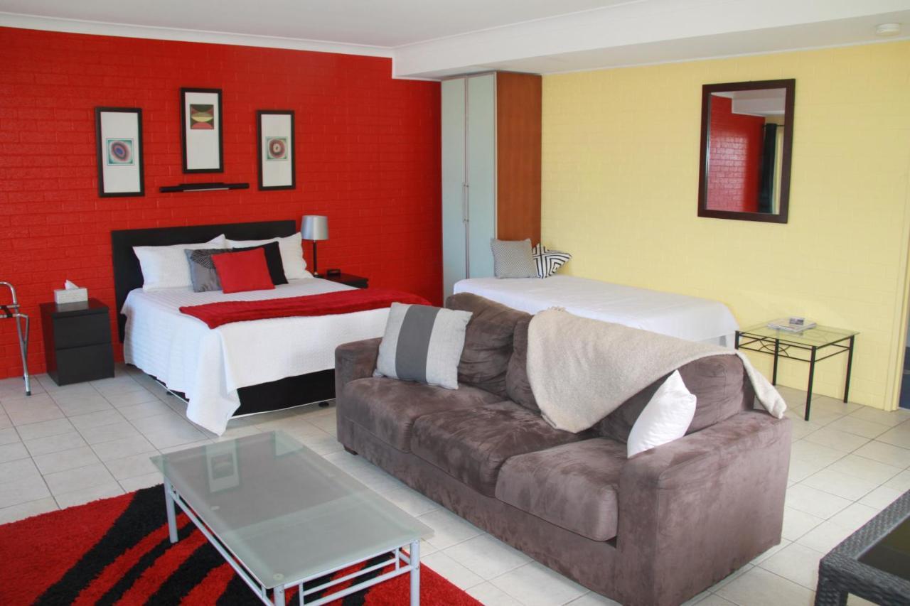 Salamander Beach Accommodation - Adults Only Salamander Bay Værelse billede